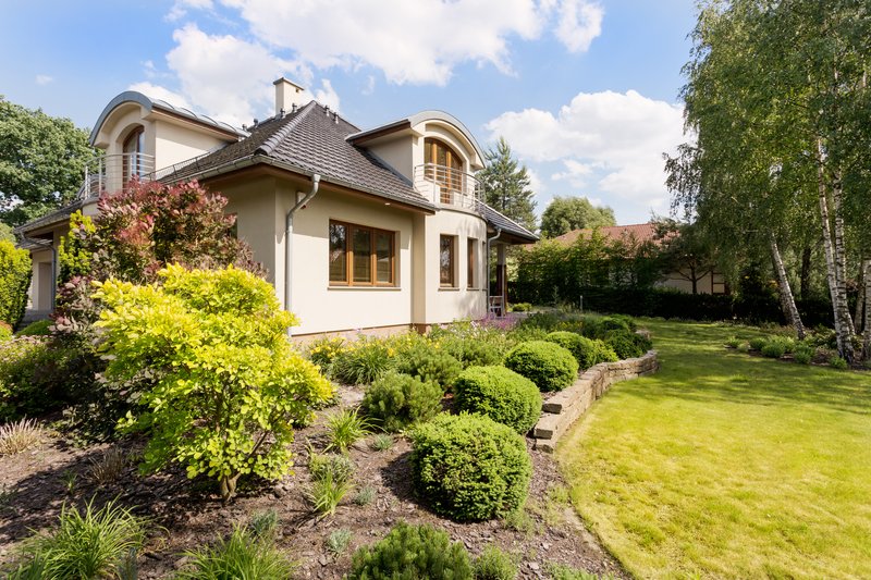 Casa amplia con jardín